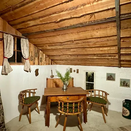 Muhlbach's Jagdhutte *